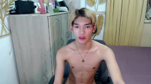 urasian_john20 online show from 07-04-26, 10:32