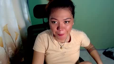Snapshot of urasian_joy chatting on 09-28-25, 10:37 urasian_joy online show from 09-28-25, 10:37