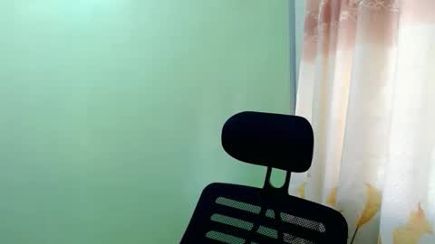 Snapshot of urasian_joy chatting on 10-19-25, 06:47 urasian_joy online show from 10-19-25, 06:47