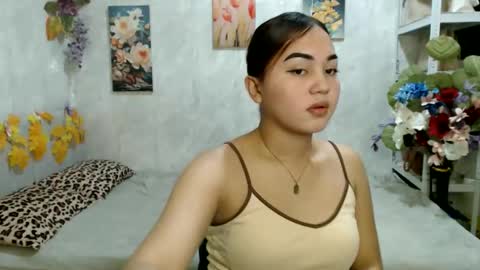 Snapshot of urasian_kat chatting on 06-11-26, 12:32 urasian_kat online show from 06-11-26, 12:32