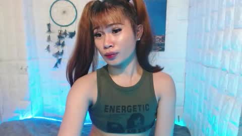 Snapshot of urasian_khalifa21 chatting on 09-20-25, 12:11 Shirley online show from 09-20-25, 12:11