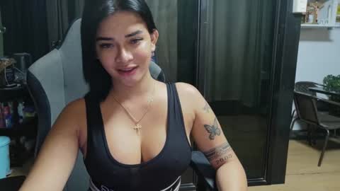 Snapshot of urasiandreamgirlxxx chatting on 11-10-25, 10:14 jess online show from 11-10-25, 10:14