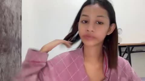 urdream_girl8 online show from 02-14-26, 05:59