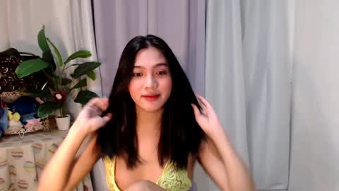 Snapshot of urdreamgirl_ chatting on 01-20-25, 06:10 Trixie online show from 01-20-25, 06:10