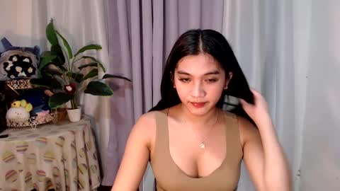 Snapshot of urdreamgirl_ chatting on 02-22-25, 03:45 Trixie online show from 02-22-25, 03:45