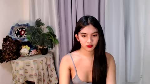Snapshot of urdreamgirl_ chatting on 03-08-25, 07:05 Trixie online show from 03-08-25, 07:05