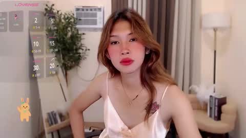 Snapshot of urdreamgirl_mika27 chatting on 04-28-26, 04:06 MIKA online show from 04-28-26, 04:06