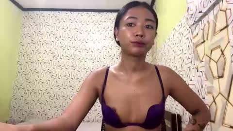 ayumi reacher online show from 04-28-26, 07:35