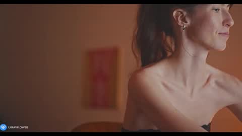 Snapshot of urfavflwers chatting on 01-14-25, 05:12 Aleksandra online show from 01-14-25, 05:12