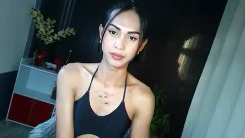 Snapshot of urfavouriteaddiction chatting on 11-25-25, 08:47 Rianne online show from 11-25-25, 08:47