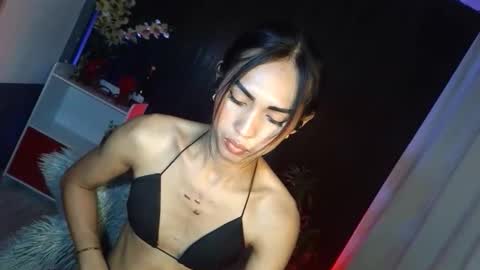 Snapshot of urfavouriteaddiction chatting on 11-25-25, 08:53 Rianne online show from 11-25-25, 08:53