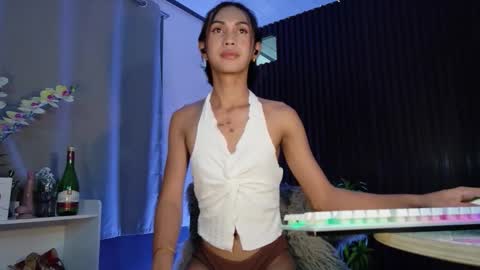 Snapshot of urfavouriteaddiction chatting on 11-28-25, 09:12 Rianne online show from 11-28-25, 09:12