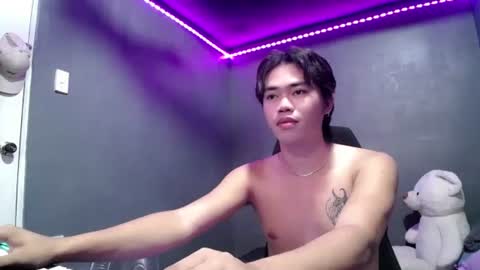 Snapshot of urfuckinghighness chatting on 10-15-25, 02:50 ask me online show from 10-15-25, 02:50