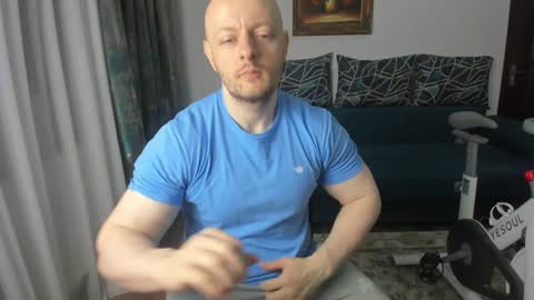 UrGymCrush online show from 02-08-25, 10:51