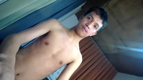 Snapshot of urhot_johny chatting on 05-15-26, 12:45 urhot_johny online show from 05-15-26, 12:45