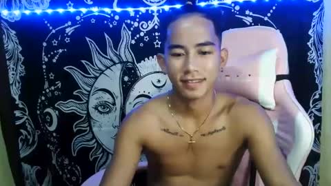 Snapshot of urhot_joshxx chatting on 03-11-25, 02:29 Josh online show from 03-11-25, 02:29