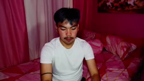 Snapshot of urhot_kharlxoxo chatting on 11-10-25, 12:15 john carlo online show from 11-10-25, 12:15