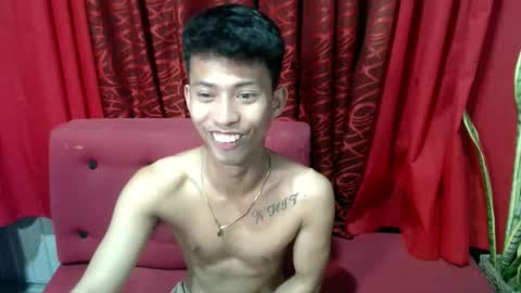Snapshot of urhotfuckingass chatting on 03-27-26, 11:32 richard online show from 03-27-26, 11:32