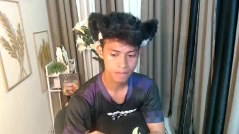 Snapshot of urhotfuckingass chatting on 04-18-26, 06:28 richard online show from 04-18-26, 06:28