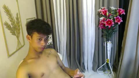 Snapshot of urhotfuckingass chatting on 04-20-26, 06:16 richard online show from 04-20-26, 06:16
