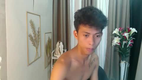 Snapshot of urhotfuckingass chatting on 04-22-26, 02:25 richard online show from 04-22-26, 02:25