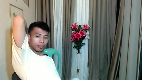 Snapshot of urhotfuckingass chatting on 05-01-26, 10:09 richard online show from 05-01-26, 10:09