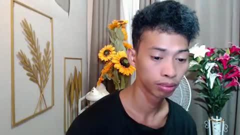 Snapshot of urhotfuckingass chatting on 05-17-26, 02:31 richard online show from 05-17-26, 02:31