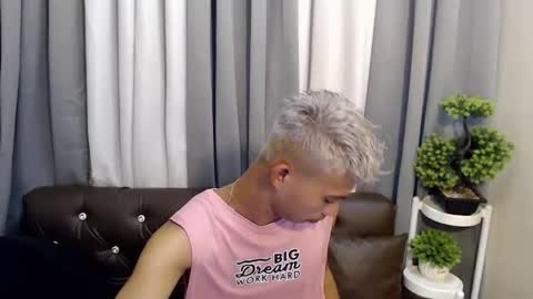 Snapshot of urhotfuckingass chatting on 06-07-26, 11:36 richard online show from 06-07-26, 11:36