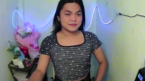 urhottie_bella online show from 09-09-25, 12:26