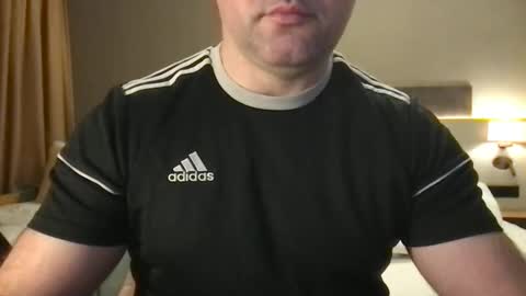 Snapshot of urhungdaddy8 chatting on 03-31-26, 05:52 Hung Daddy online show from 03-31-26, 05:52