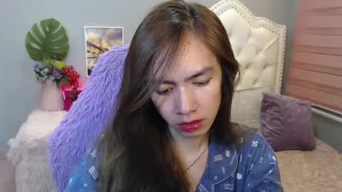 Snapshot of urlovelypinayxxx chatting on 01-21-25, 07:06 MIYA  online show from 01-21-25, 07:06