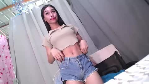 Snapshot of urloverjasmine_xx chatting on 05-08-26, 12:49 urloverjasmine_xx online show from 05-08-26, 12:49