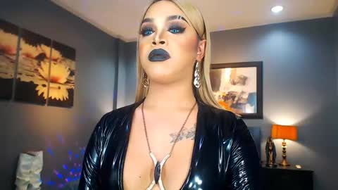 UrMajestyTyra online show from 02-24-25, 05:00