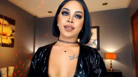 UrMajestyTyra online show from 10-03-25, 10:40