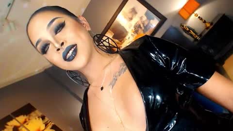 UrMajestyTyra online show from 10-18-25, 02:14