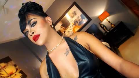 UrMajestyTyra online show from 11-04-25, 01:27