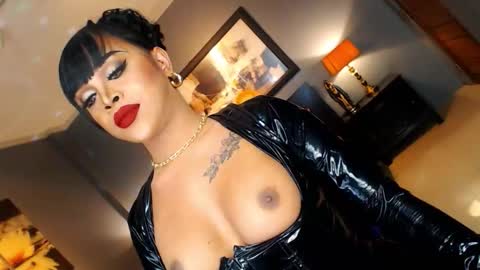 UrMajestyTyra online show from 11-11-25, 01:27