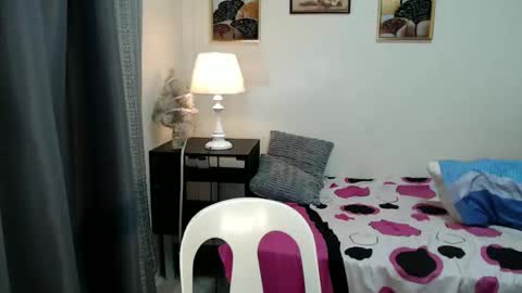 Snapshot of urnaughty_trishaxx chatting on 09-30-25, 09:42 trisha online show from 09-30-25, 09:42