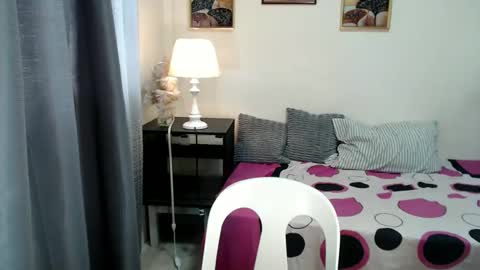 Snapshot of urnaughty_trishaxx chatting on 10-08-25, 12:41 trisha online show from 10-08-25, 12:41