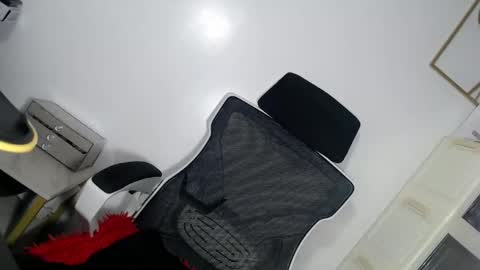 Lhea online show from 04-23-26, 09:30