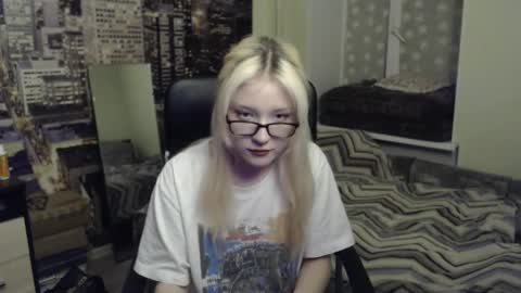 Snapshot of uroxygen chatting on 03-14-26, 08:14 Mary online show from 03-14-26, 08:14