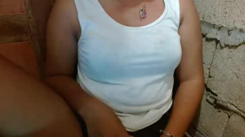 Snapshot of urpinaymorena chatting on 10-12-25, 01:54 Aleah online show from 10-12-25, 01:54