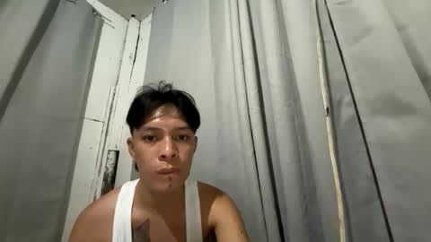 Snapshot of urpinoyasianx chatting on 04-02-26, 09:40 Mel online show from 04-02-26, 09:40