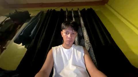 Snapshot of urpinoyasianx chatting on 05-18-26, 11:05 Mel online show from 05-18-26, 11:05