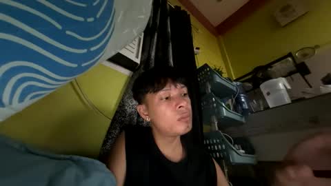 Snapshot of urpinoyasianx chatting on 05-20-26, 12:11 Mel online show from 05-20-26, 12:11