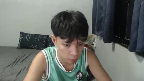 Snapshot of urpinoyasianx chatting on 05-27-26, 05:26 Mel online show from 05-27-26, 05:26