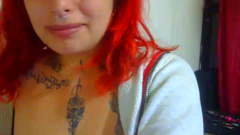 Snapshot of urposesion chatting on 10-27-25, 03:21 Aniie online show from 10-27-25, 03:21