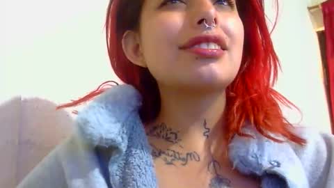 Snapshot of urposesion chatting on 10-31-25, 02:40 Aniie online show from 10-31-25, 02:40