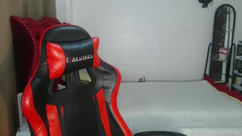 Snapshot of urprettyjaninexxx chatting on 01-11-25, 05:20 Janine online show from 01-11-25, 05:20