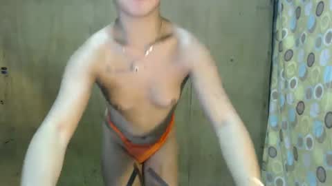 Snapshot of ursexy_cheskaxxx chatting on 12-11-24, 06:42 PRETTY CHESKA AND MITCH online show from 12-11-24, 06:42